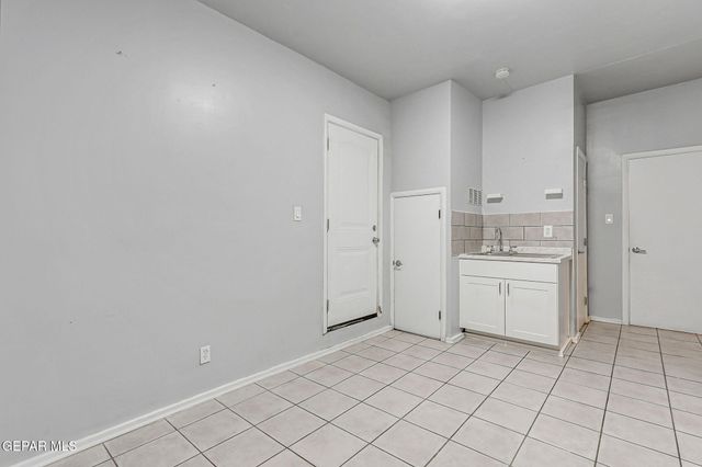 2222 BASSETT Avenue, El Paso, TX 79901