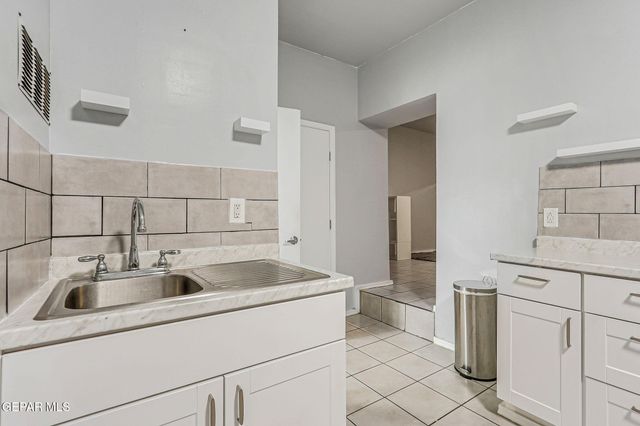 2222 BASSETT Avenue, El Paso, TX 79901