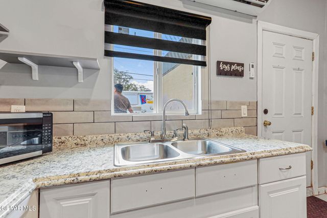 2222 BASSETT Avenue, El Paso, TX 79901