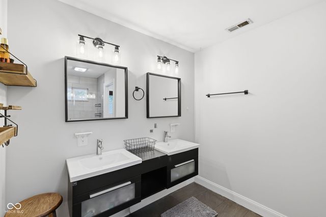 4852 N Kenwood Avenue, Indianapolis, IN 46208