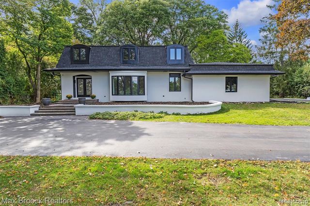 7244 Lahser Road, Bloomfield Hills, MI 48301