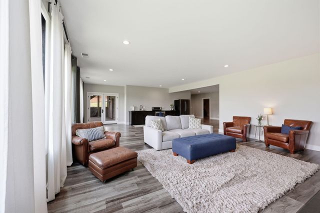 310 Eagle Drive, Nicholasville, KY 40356