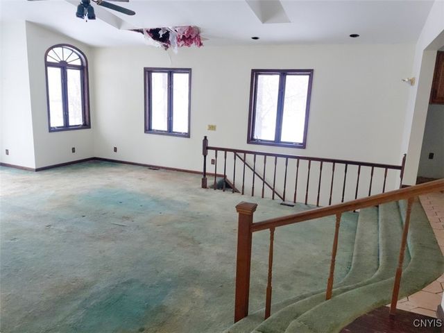 98 Ennis Avenue, Schroeppel, NY 13132