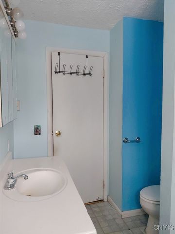 98 Ennis Avenue, Schroeppel, NY 13132