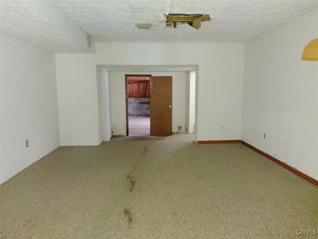 98 Ennis Avenue, Schroeppel, NY 13132