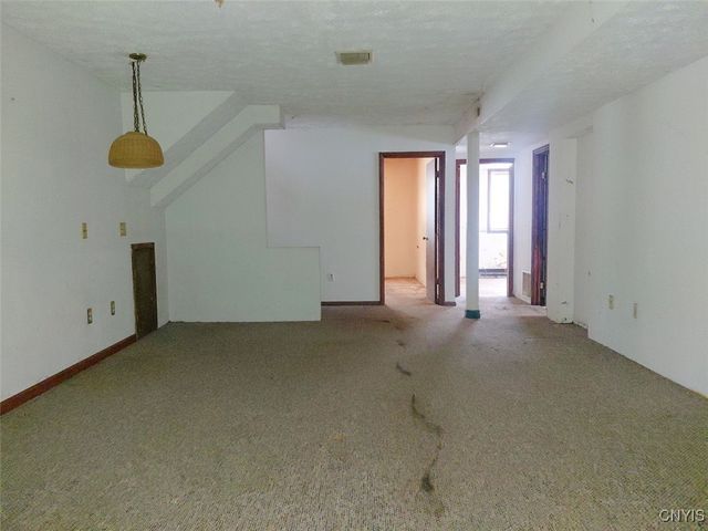 98 Ennis Avenue, Schroeppel, NY 13132