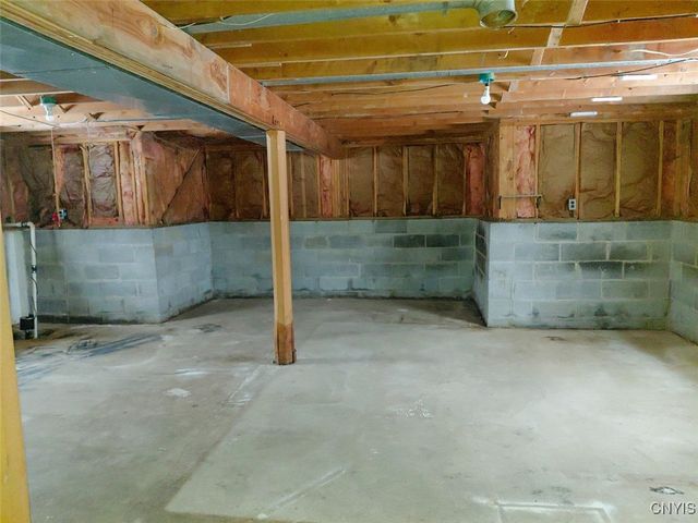 98 Ennis Avenue, Schroeppel, NY 13132