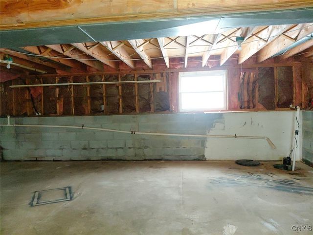 98 Ennis Avenue, Schroeppel, NY 13132