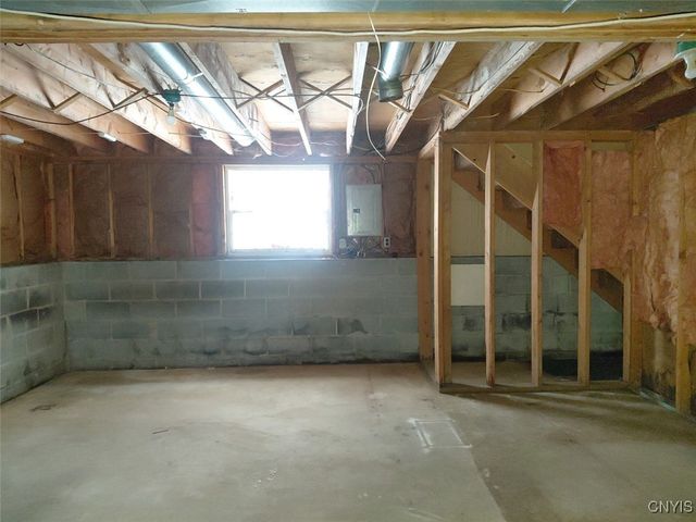 98 Ennis Avenue, Schroeppel, NY 13132