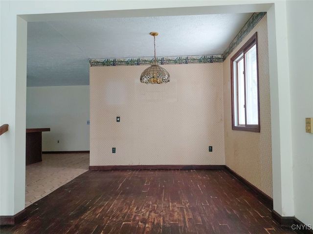 98 Ennis Avenue, Schroeppel, NY 13132