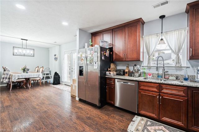 211 Clipper DR, Newport News, VA 23602