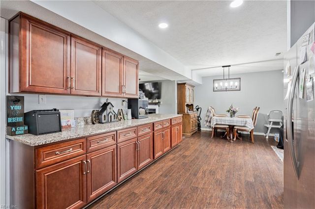 211 Clipper DR, Newport News, VA 23602