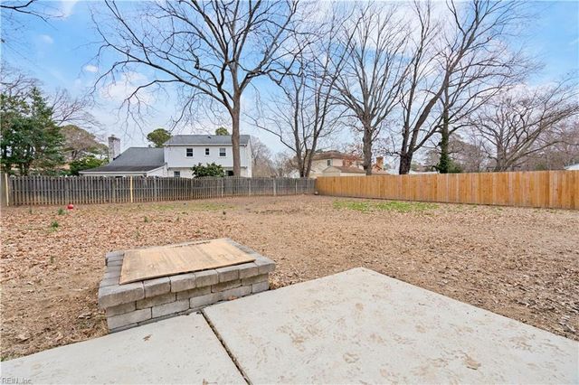 211 Clipper DR, Newport News, VA 23602