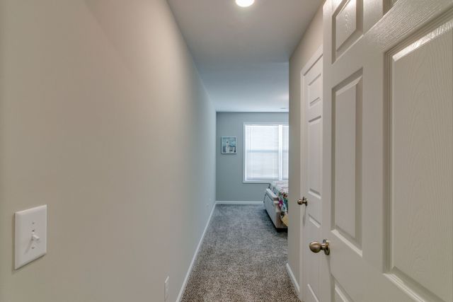 955 Center Rd Apt B, Clarksville, TN 37042