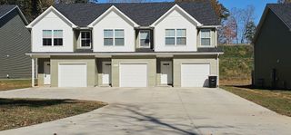 955 Center Rd Apt B, Clarksville, TN 37042