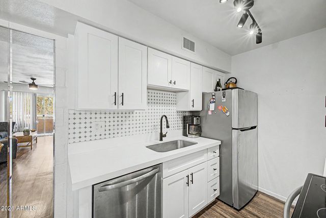 2625 E INDIAN SCHOOL Road 341, Phoenix, AZ 85016