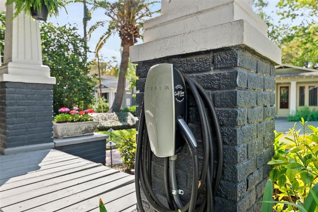 3009 W SAN JOSE STREET, Tampa, FL 33629