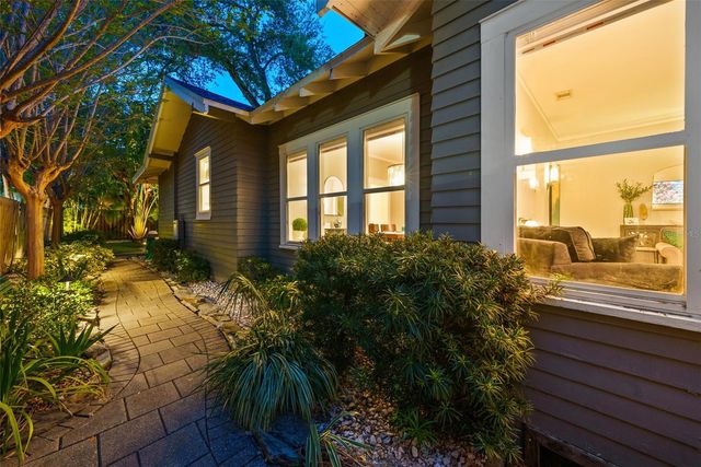 3009 W SAN JOSE STREET, Tampa, FL 33629