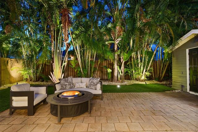 3009 W SAN JOSE STREET, Tampa, FL 33629