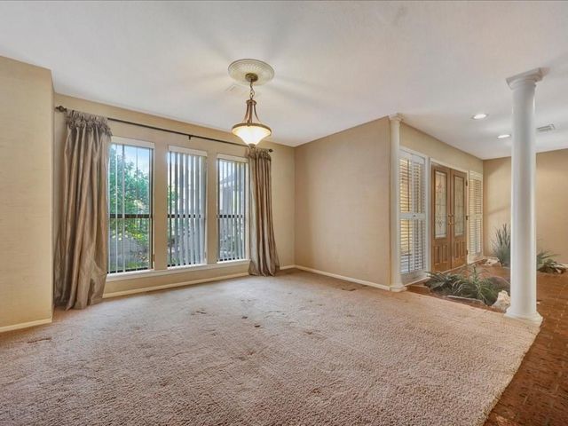 1006 Champions Drive, Lufkin, TX 75901