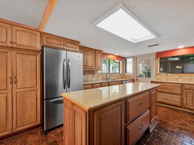 1006 Champions Drive, Lufkin, TX 75901