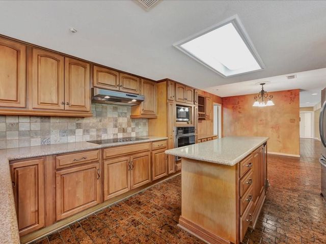 1006 Champions Drive, Lufkin, TX 75901