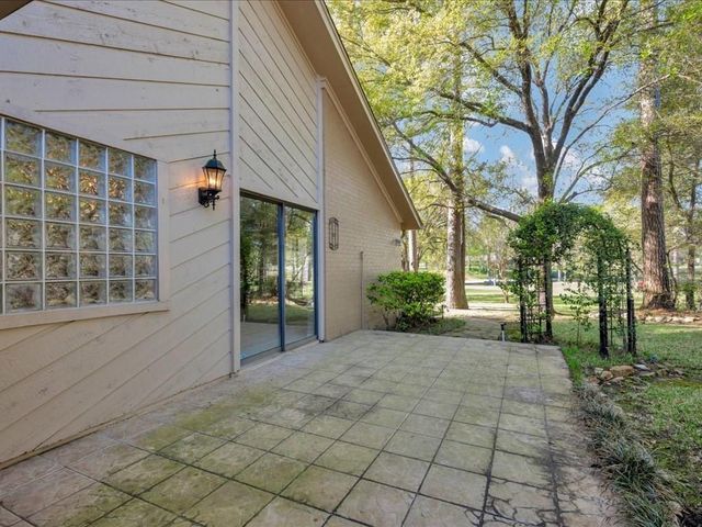 1006 Champions Drive, Lufkin, TX 75901