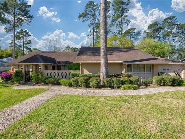 1006 Champions Drive, Lufkin, TX 75901