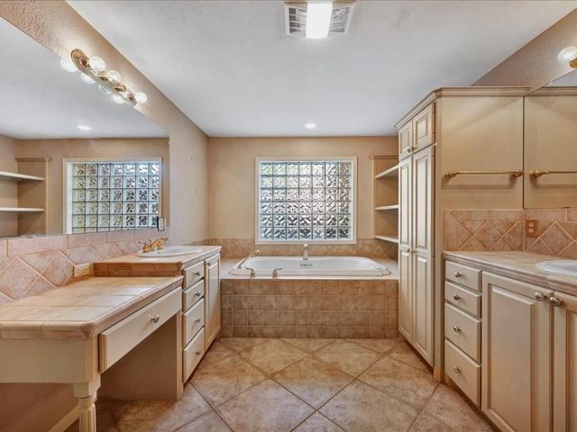 1006 Champions Drive, Lufkin, TX 75901