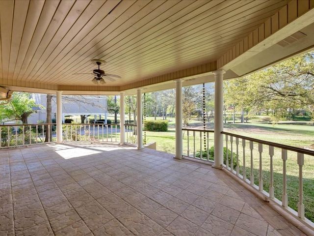 1006 Champions Drive, Lufkin, TX 75901