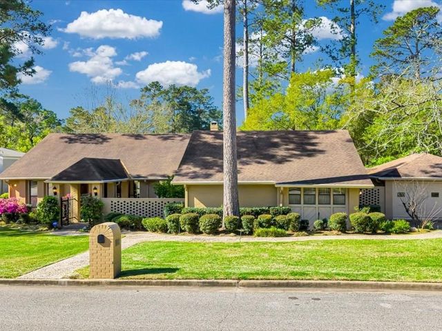 1006 Champions Drive, Lufkin, TX 75901