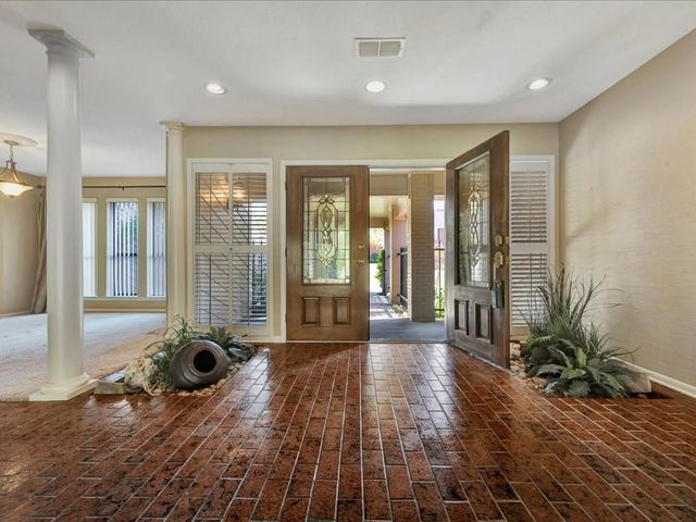 1006 Champions Drive, Lufkin, TX 75901