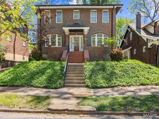 7522 Teasdale Avenue, University City, MO 63130
