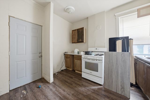 6140 S Rhodes Avenue, Chicago, IL 60637