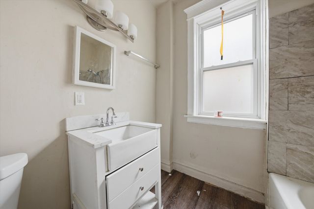 6140 S Rhodes Avenue, Chicago, IL 60637