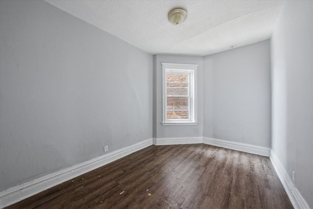 6140 S Rhodes Avenue, Chicago, IL 60637