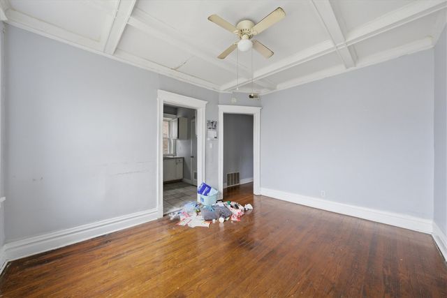 6140 S Rhodes Avenue, Chicago, IL 60637