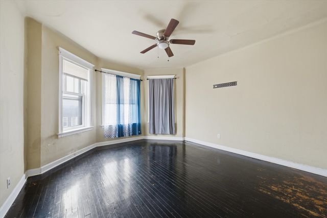 6140 S Rhodes Avenue, Chicago, IL 60637