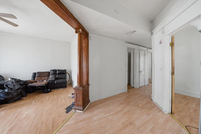 6140 S Rhodes Avenue, Chicago, IL 60637