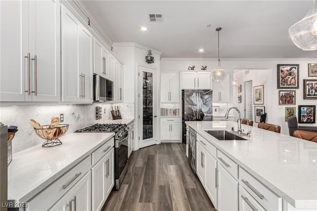 685 Sunray Park Street, Henderson, NV 89011