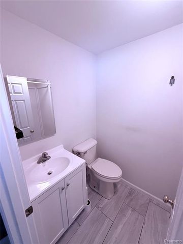 6366 Walker Drive, Troy, MI 48085