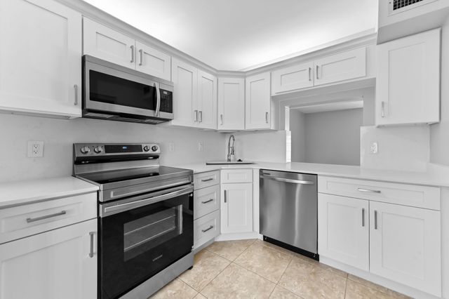 214 Foxtail Drive F, Greenacres, FL 33415