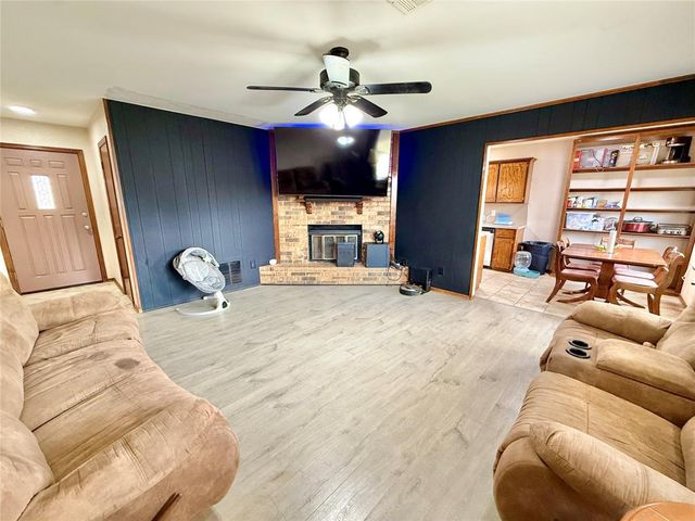 121 Bellgate Drive, Yukon, OK 73099