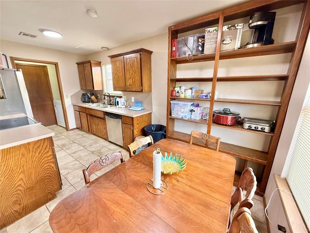 121 Bellgate Drive, Yukon, OK 73099