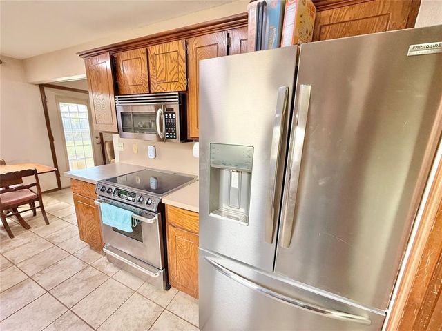 121 Bellgate Drive, Yukon, OK 73099