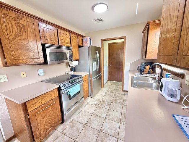 121 Bellgate Drive, Yukon, OK 73099