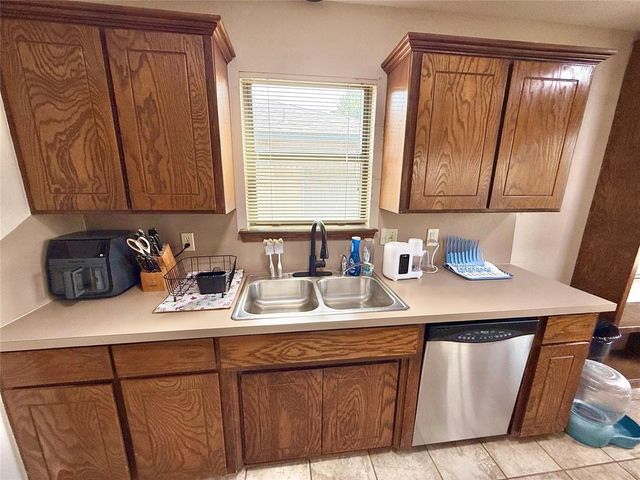 121 Bellgate Drive, Yukon, OK 73099