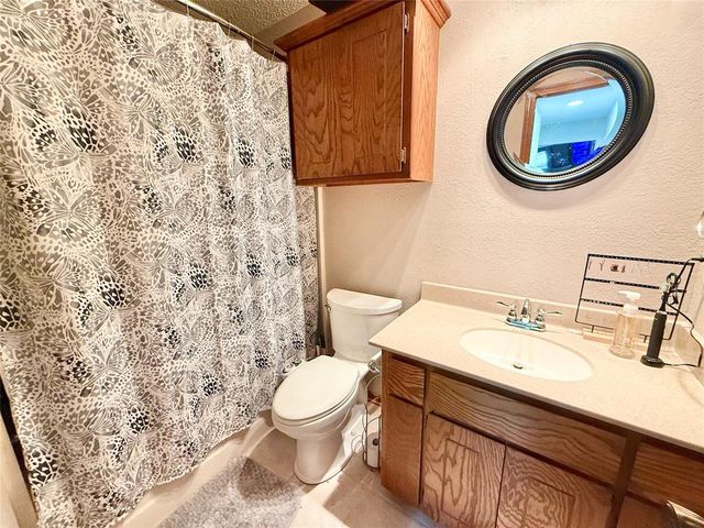 121 Bellgate Drive, Yukon, OK 73099