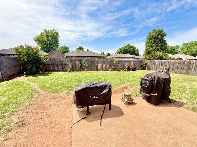121 Bellgate Drive, Yukon, OK 73099