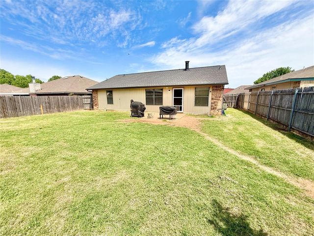 121 Bellgate Drive, Yukon, OK 73099